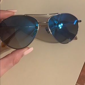 Diff Sunnies in Peachy